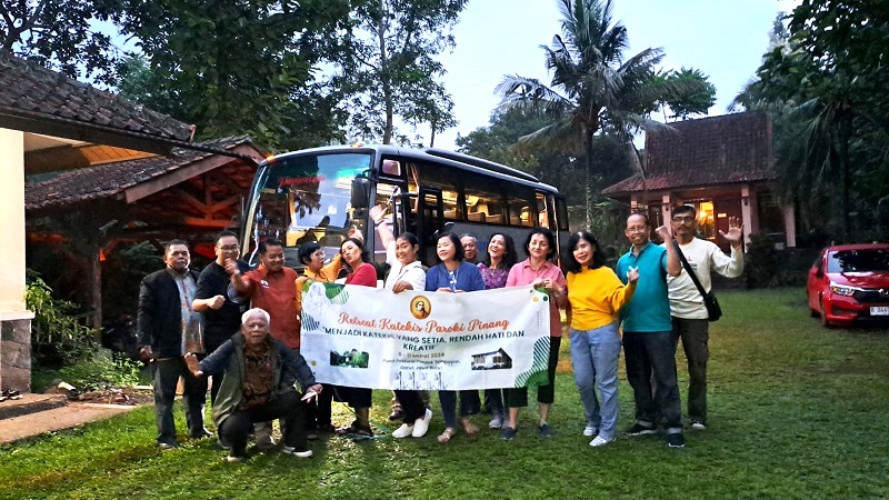 Foto pagi2 sebelum berangkat misa di Gereja GarutPAKAI_1